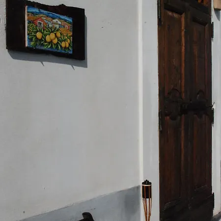 Bed & Breakfast La Casetta Fra I Limoni