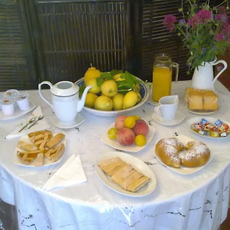 Bed & Breakfast La Casetta Fra I Limoni 3*